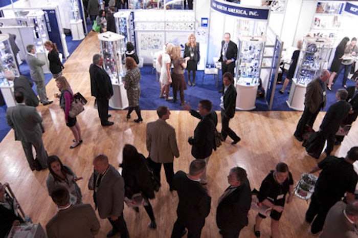 115 exhibitors showcase new launches and capabilities for 2,135 attendees; trends and material innovations featured.
