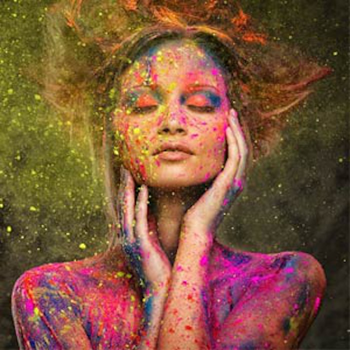 300_Woman_Color_Spray