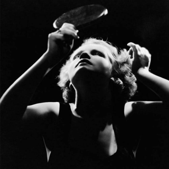 850-woman-mirror-vintage