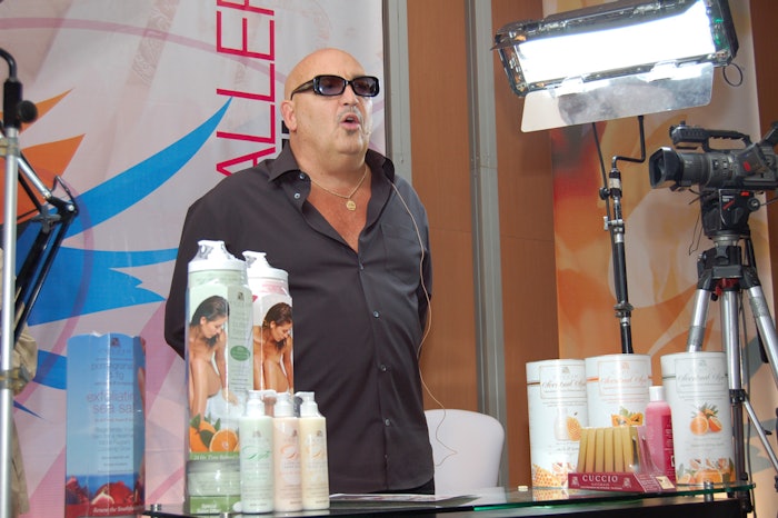 Tony Cuccio speaking in Mexico