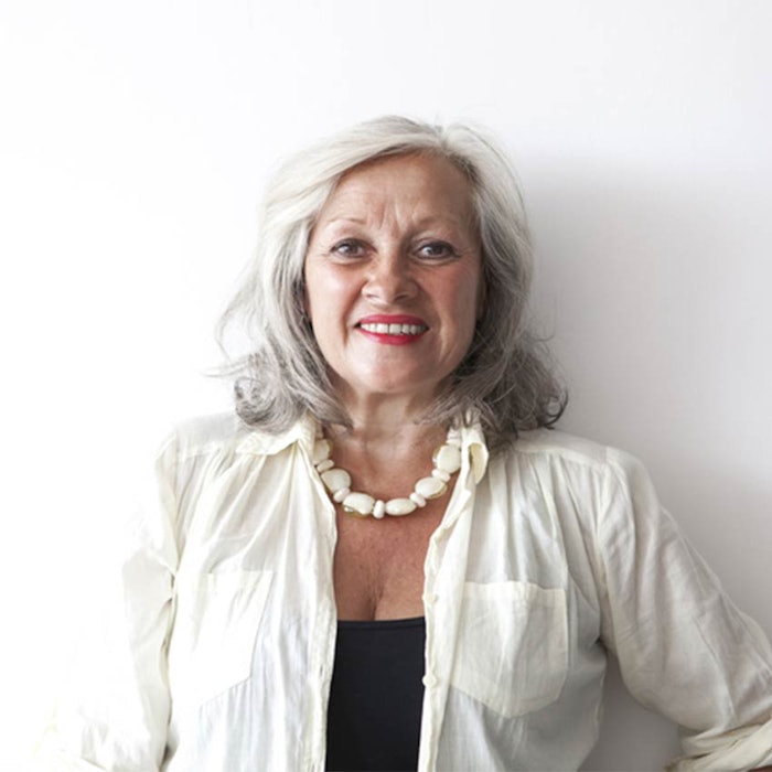 850-gray-hair-woman