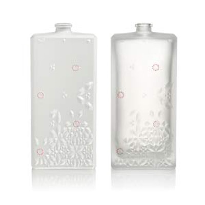 SGD’s “La Collection” glass bottles. The SGD trends are designed with a global approach to the beauty market, and include various product segments, geographies, and consumer segmentations. The inks and materials used in these trends provide sensorial effects and tactile textures which have proven to be surprising sources for inspiration and personalization.