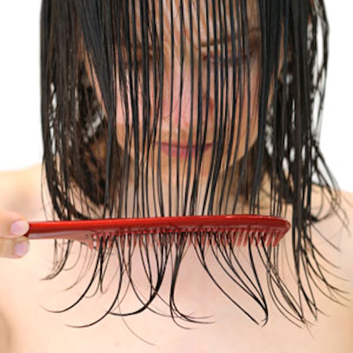 Combing-wet-hair-300