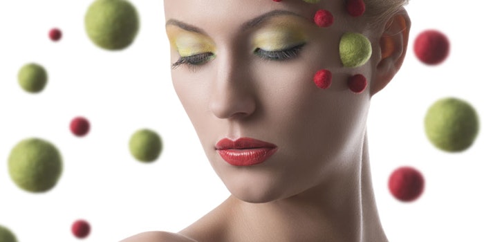 Woman-with-floating-spheres-850x425