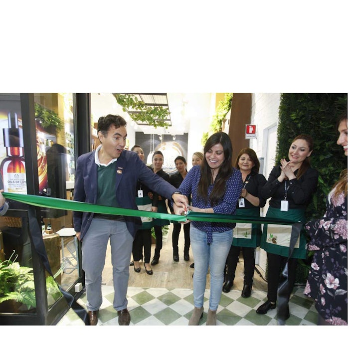 850_bodyshopribboncutting