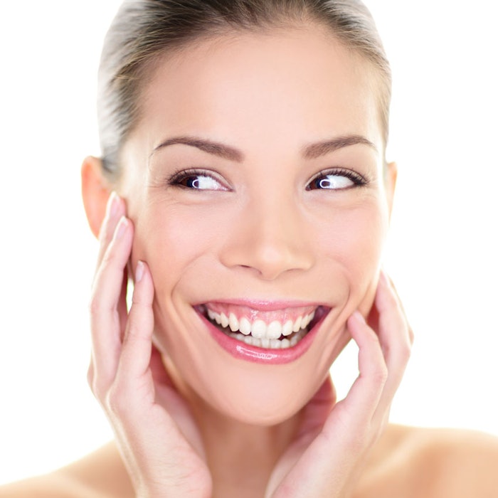 WomanSmilingHealthySkin850