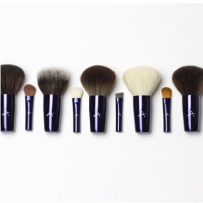 The SQ + Collection: tools for sensitive and mature skin inspired by traditional Japanese brushes.