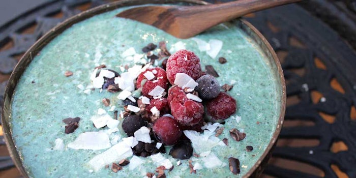 bluespirulinasmoothiebow_425