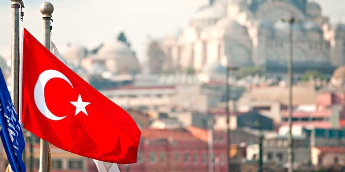 IstanbulTurkishFlag_425