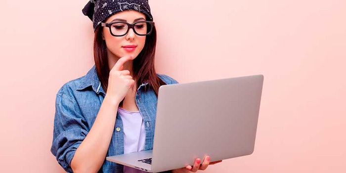 womanlookingatcomputer_425