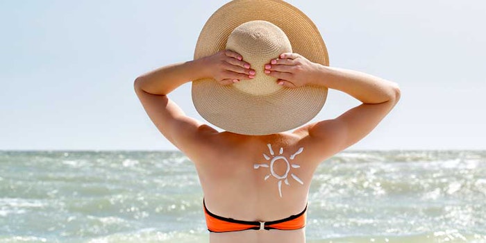 sunscreenbackwoman_425