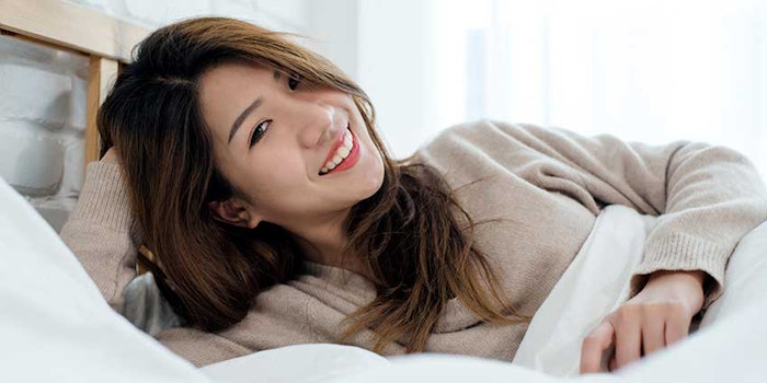 womanonbed_425