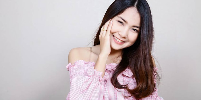 smilingpinkshirtwoman_425