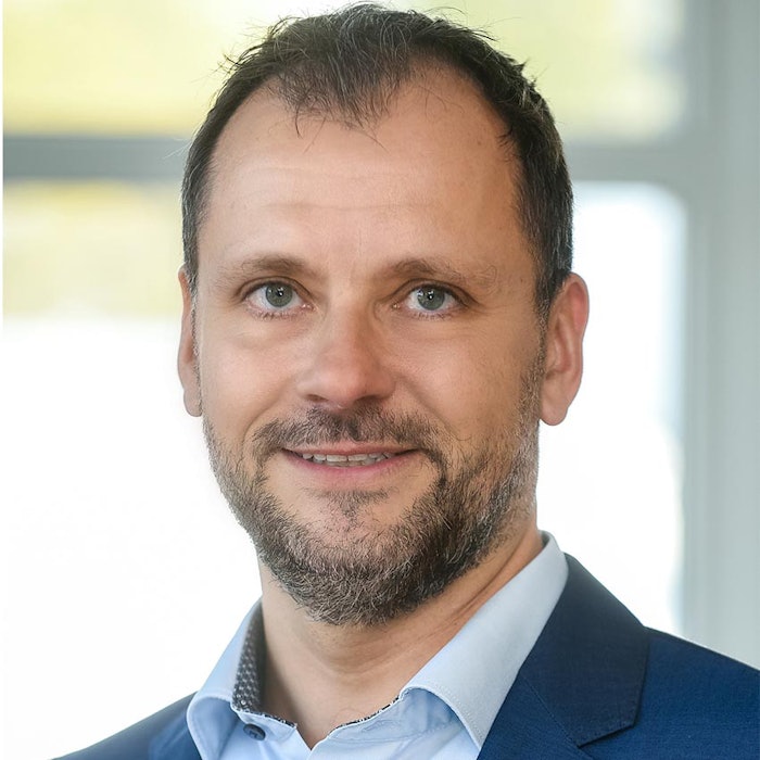 With 15 years of experience in organic chemistry, Florian Garlichs leads BASF´s development program for new aroma ingredients, the Virtual Innovation Ecosystem.