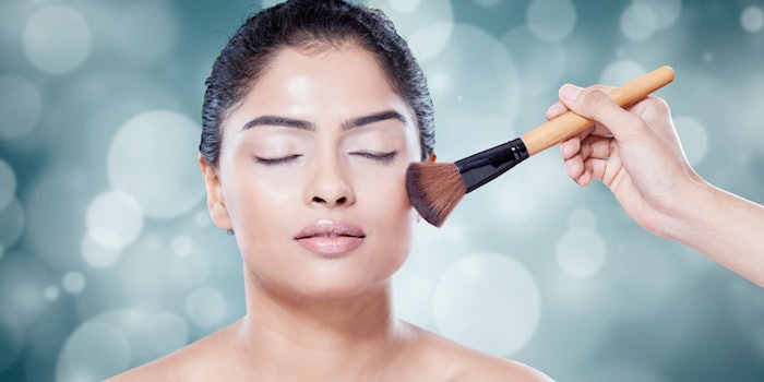 WomanBrushBlueCosmetic850x425