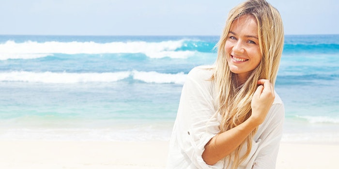 womanonbeach_425