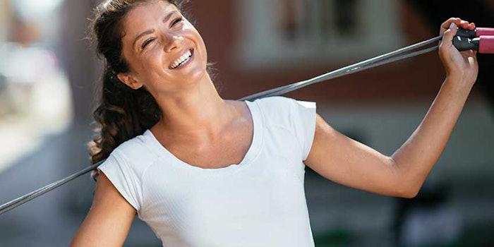 WomanStretchingGolfingDecollete850x425