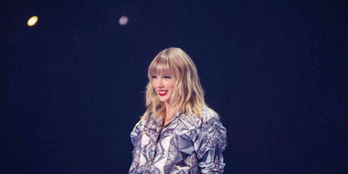 Taylor Swift preforms at the fifth annual countdown gala for Singles' Day.
