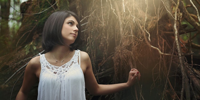 YoungWomaninTreeRoots850x425