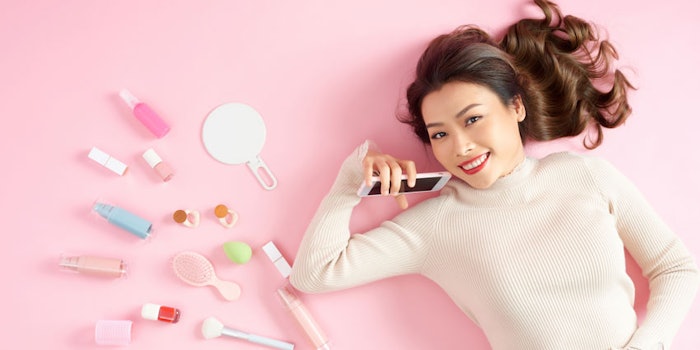 PinkPhoneWoman425