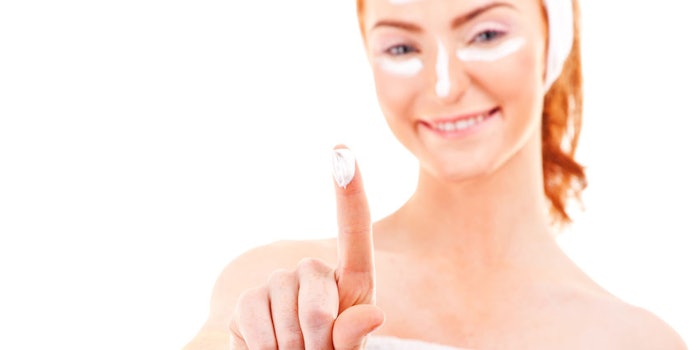 FacialCreamWomanFingerPoint850x425