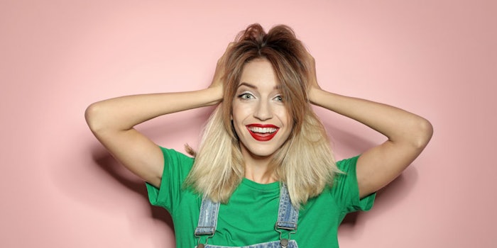 WomanHairFeelTouch850x425