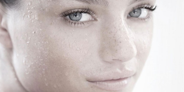 WomanMoistureFaceRahnPromo850x425