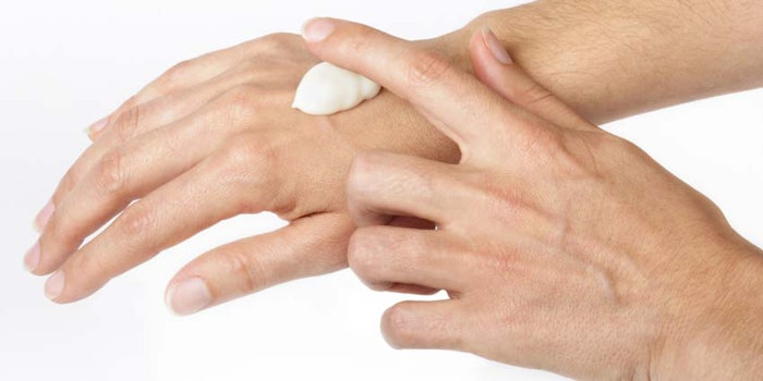 ApplyingTopicalCreamOintment850x425