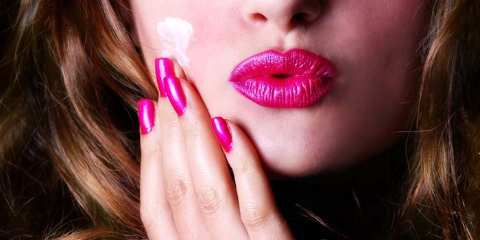 WomanLotionFaceWow850x425