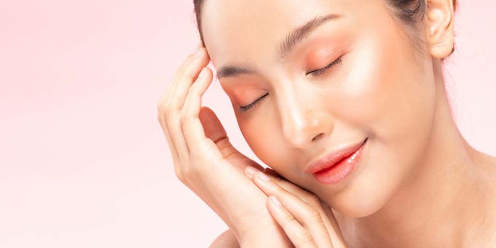 WomanMoistureHealthySkinTouch850x425