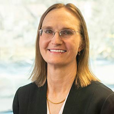 She began her career with Rohm & Haas as project engineer in 1996. Between 1998 and 2006 she worked as materials manager and technical manager at Evonik Oil Additives (Rohmax) in Houston, Texas. She subsequently transferred to Singapore to work as plant manager for Oil Additives supporting the Asia-Pacific region.