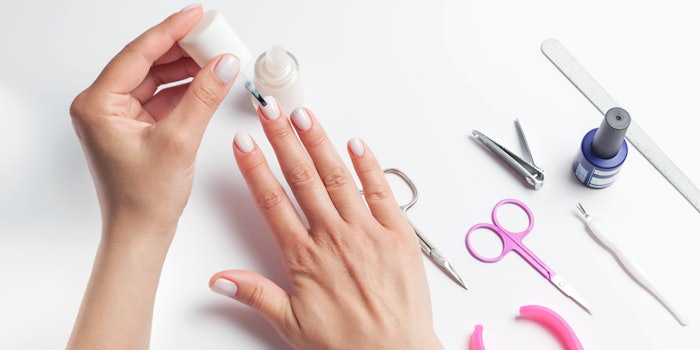 The service provides hair and nail product sets to consumers looking to spruce up their hair and nails without visiting the salon.