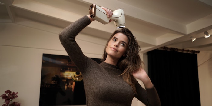 AER Dryer uses AI technology to learn how and in what environment you are drying your hair
