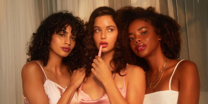The shades are formulated with a blend of hyaluronic acid and vitamin E