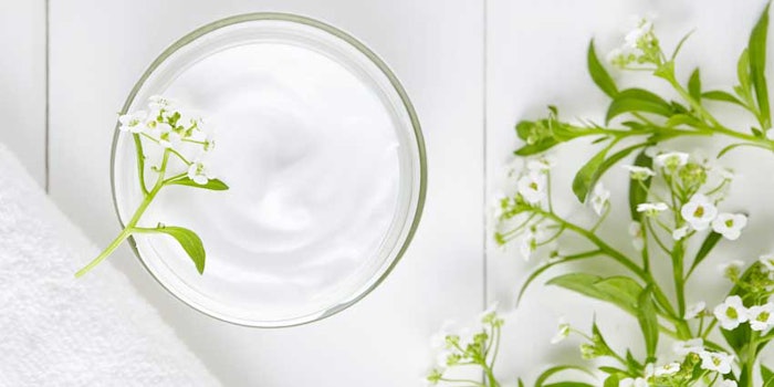 Cosphaderm Dicapo natural is a blend of natural raw materials that can be used as a preservative alternative for creams and gels.