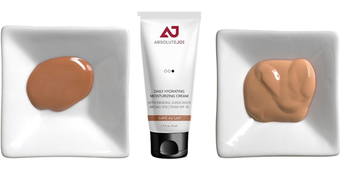 The Daily Hydrating Moisturizing Cream is available in the shades Mocha and Café au Lait.