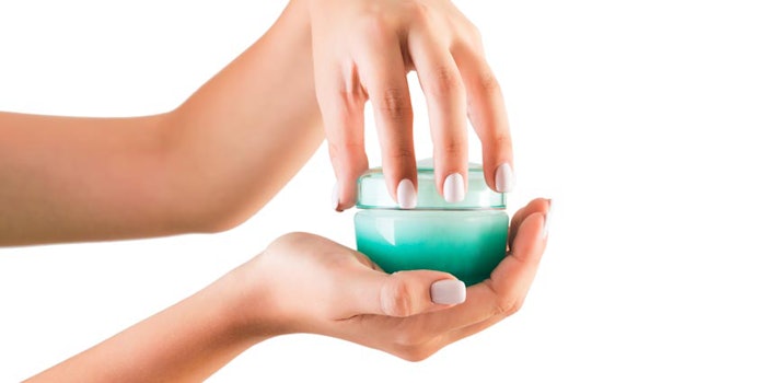 PersonHoldingGreenCosmeticCreamJar_850x425