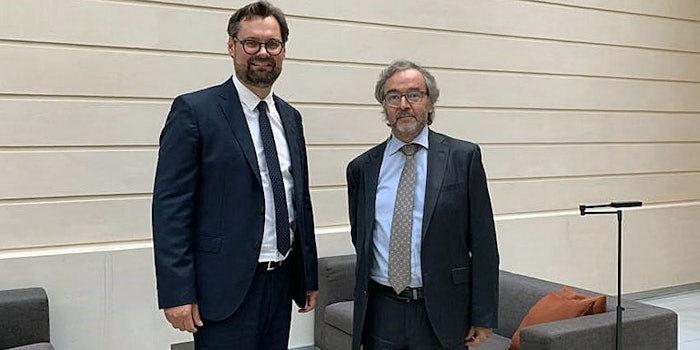 (From L): Benoit Fritz, managing director of Azelis France, and Jean-Francois Quarre, founder and CEO of Quimdis, sign the acquisition deal.