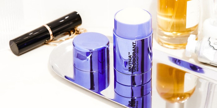 The product's packaging is made with 50% PCR material.