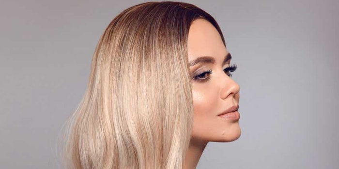 This natural active prevents hair peroxidation and returns it to its natural hydrophobic state.