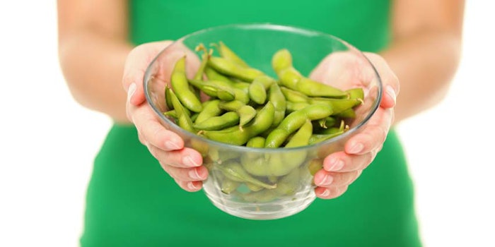 WomanHoldingBowlofSoybeans_850x425