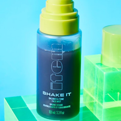 Item Beauty Shake It-Balance And Tone is a mattifying and toning face mist.