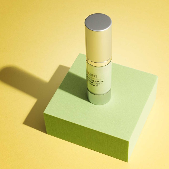 The Sulfur Suspension Overnight Spot Treatment is an acne serum formulated to soothe irritated skin, reduce sebum and control oil.