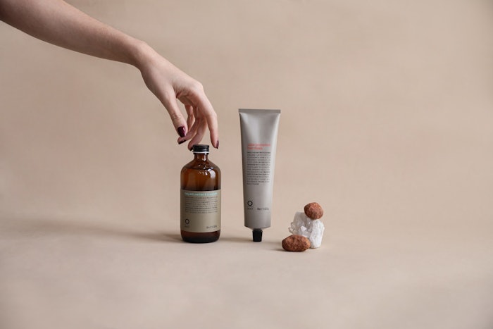 Oway carries the first permanent agricosmetic hair coloring treatment with more than 35% biodynamic and organic sage macerate.