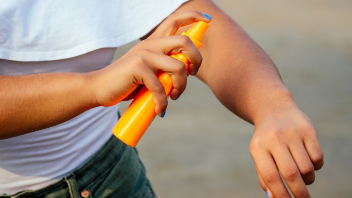 Spate reports that sprays are experiencing the largest search growth within the sunscreen category.