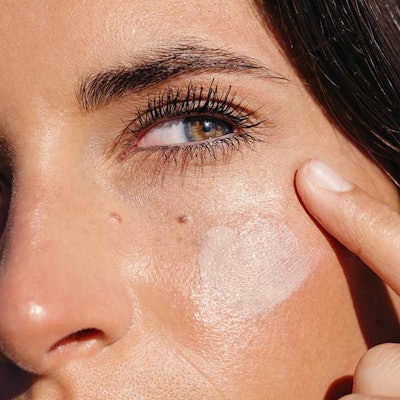 The Raw Reflection sunscreen neutral tan formulation is ideal for daily use without any white residue or greasiness while balancing skin.