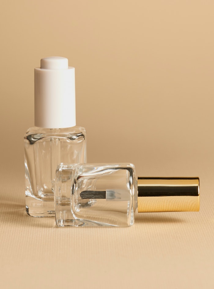 The Marina Series bottles are offered in two sizes: 10 ml and 15 ml.