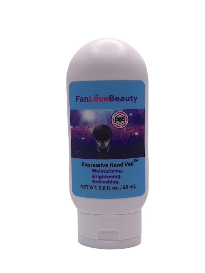 The Express Hand Veil cares for your hands without leaving a trace of grease.