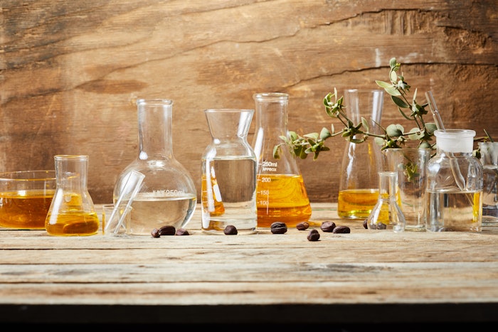 JD Jojoba Oil's impact on the skin barrier and moisture retention was investigated in 22 female panelists (average age 50) with normal and dry skin types.