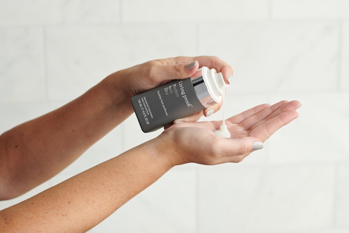 The Healthy Hair Protector is designed to reduce the appearance of spit ends, improve manageability of the hair, ease brushing and styling, and protect the hair against free radical damage from UV rays and pollution.